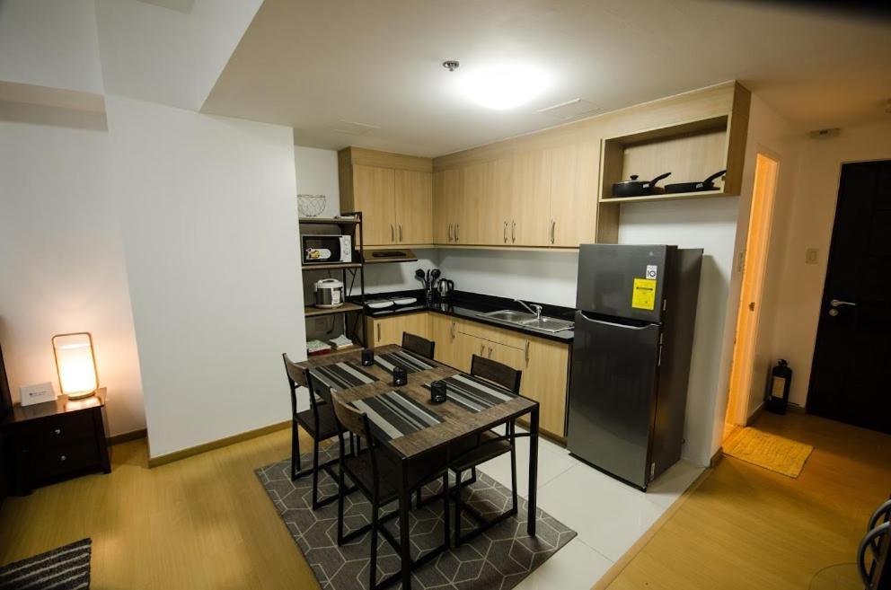 Prime Avant Bgc Location Apartments By Ph Staycation Manila Exterior foto