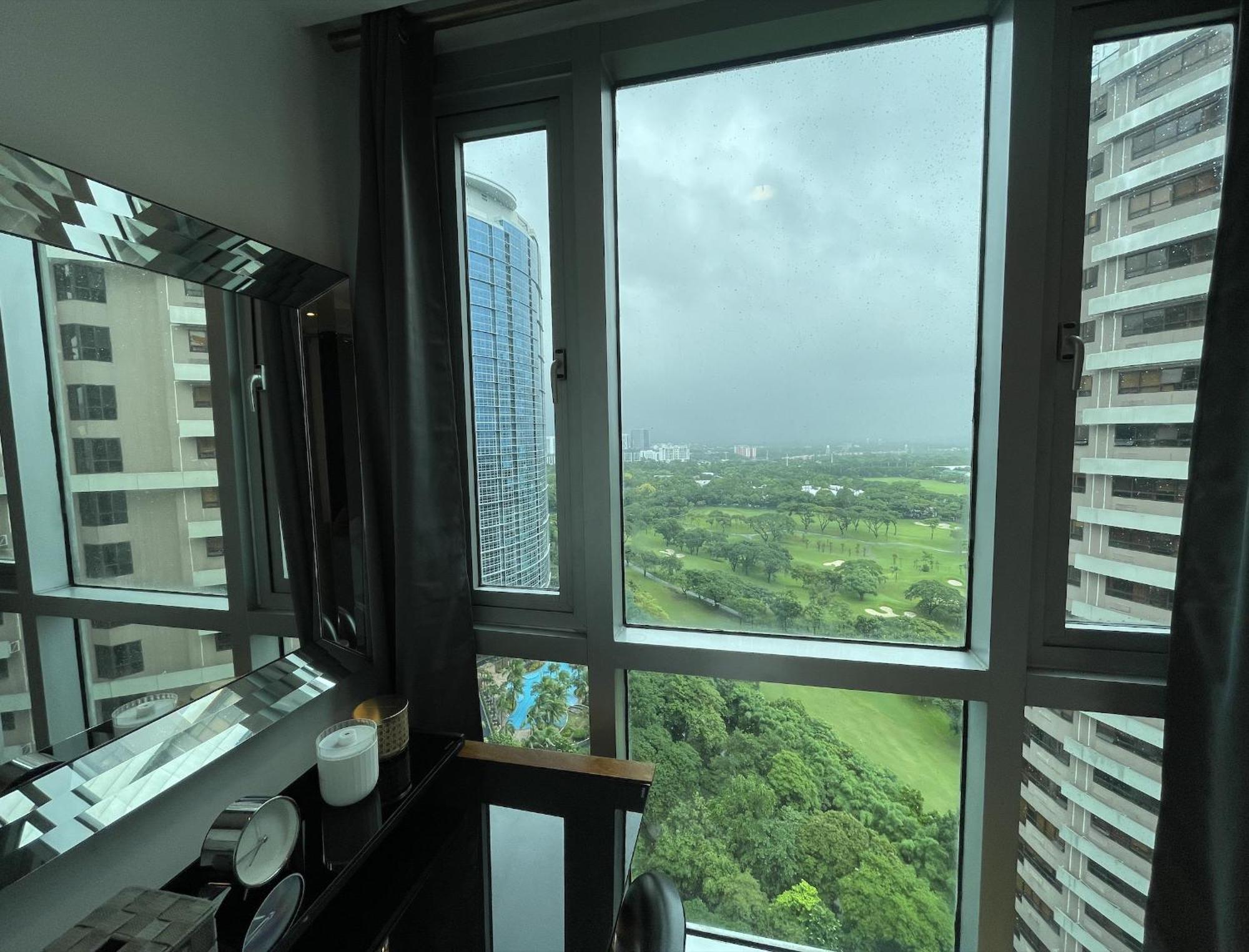 Prime Avant Bgc Location Apartments By Ph Staycation Manila Exterior foto