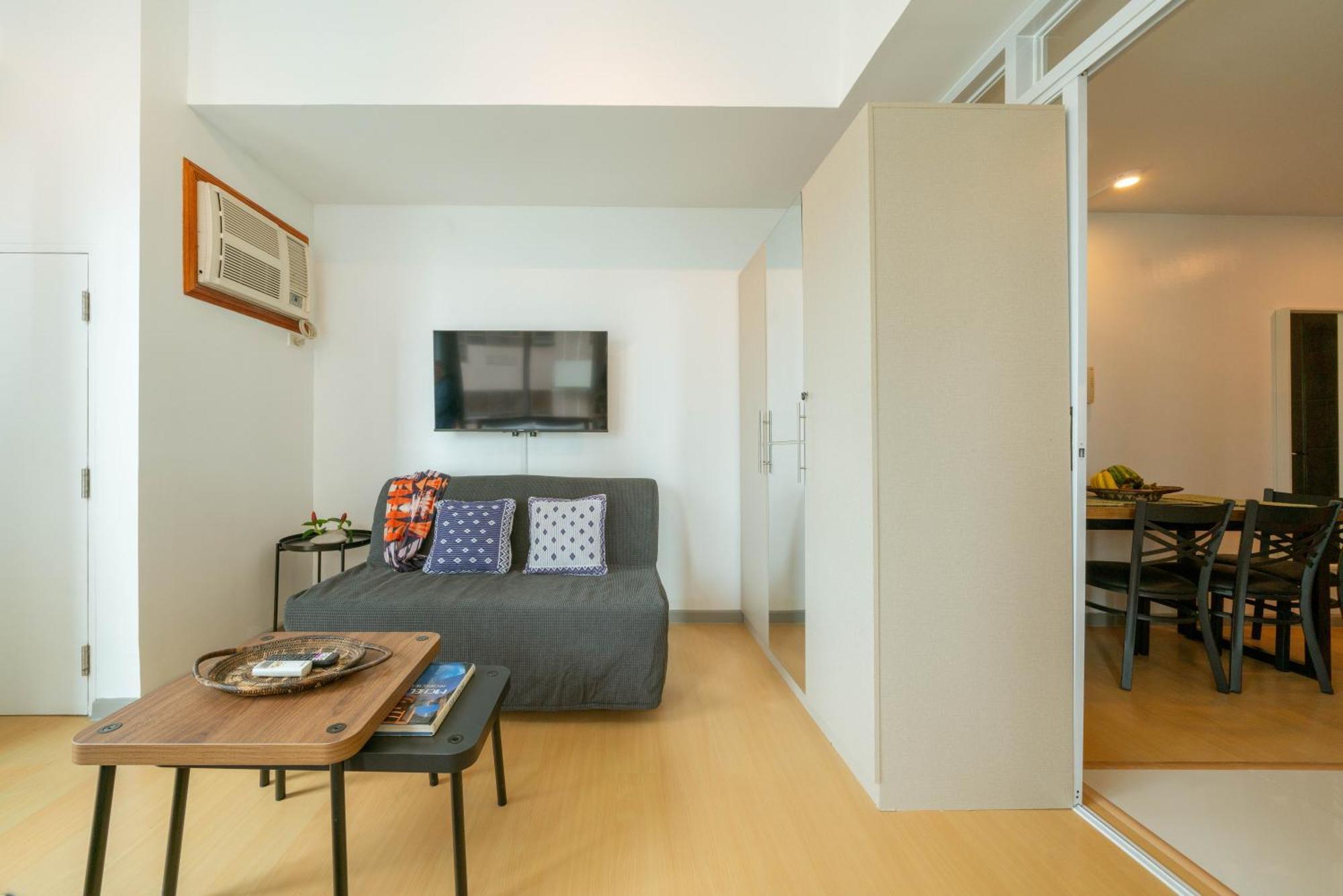 Prime Avant Bgc Location Apartments By Ph Staycation Manila Exterior foto